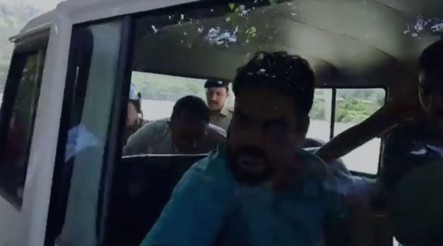 उत्तराखंड: UKSSSC परीक्षा पेपर लीक के आरोप पर बेरोजगार संघ के अध्यक्ष बॉबी पंवार हिरासत में 1 UKSSSC परीक्षा पेपर लीक: बेरोजगार संघ अध्यक्ष बॉबी पंवार हिरासत में