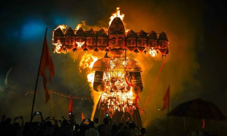Dussehra 2025: रावण वध, पूजा विधि, शुभ मुहूर्त और महत्व | Vijayadashami