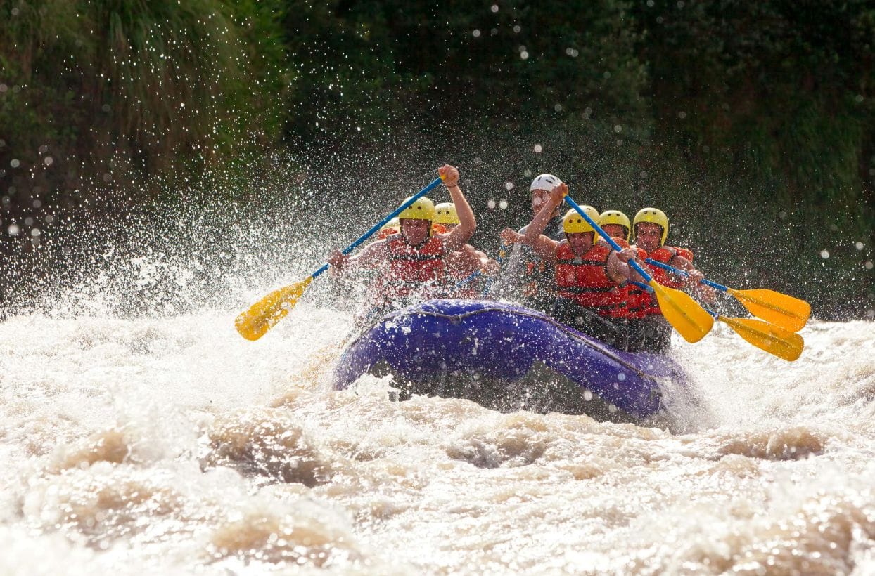 वीकेंड पर मुनिकीरेती में उमड़ी पर्यटकों की भीड़, राफ्टिंग कारोबार को संजीवनी