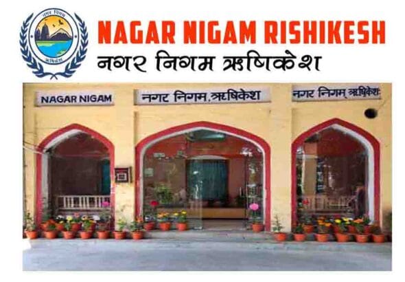 दुकानों से पॉलिथीन और डिस्पोजल सामान बरामद