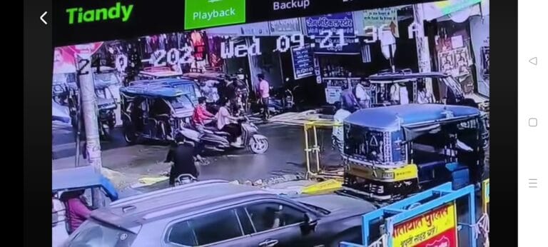 ऋषिकेश त्रिवेणी घाट चौक पर ई-रिक्शा चालक से मारपीट, पुलिस पर लापरवाही के आरोप