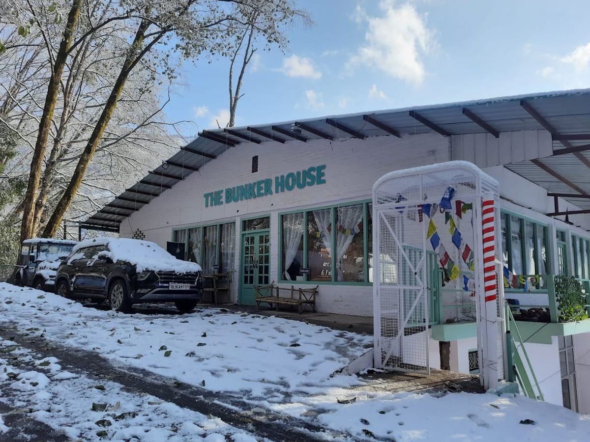 चोपता के बंकर हाउस होमस्टे में विदेशी पर्यटकों पर मारपीट