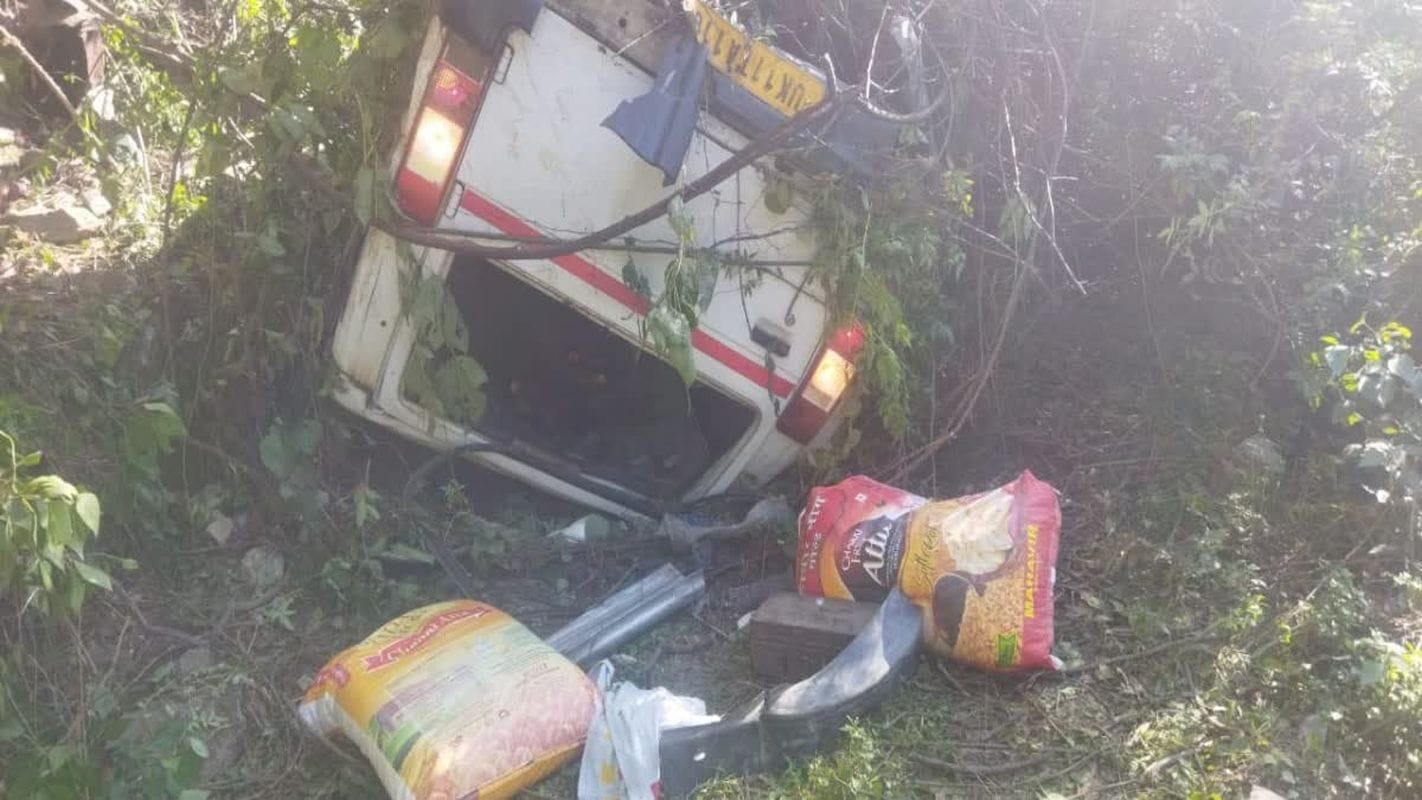 चमोली: नशे में धुत ड्राइवर की वजह से टाटा सूमो 30 मीटर खाई में गिरी, 10 लोगों की जान बची