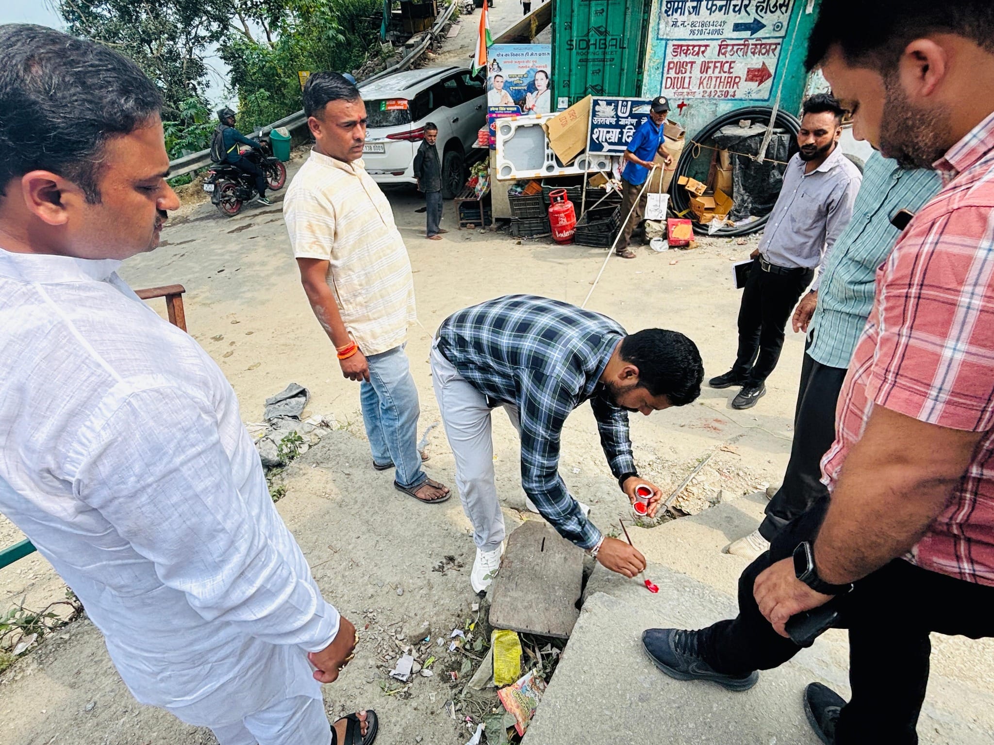 यमकेश्वर: दिउली–धमांध मोटर मार्ग चौड़ीकरण की दिशा में बड़ा कदम, अधिकारियों ने किया स्थलीय सर्वेक्षण