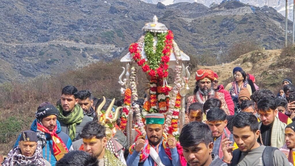 पंचमुखी डोली की यात्रा हुई शुरू