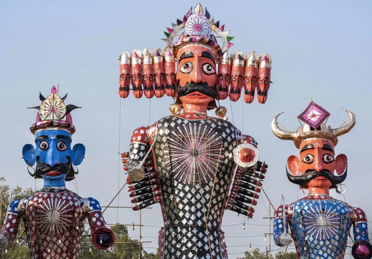 देहरादून दशहरा 2025: परेड ग्राउंड में 121 फीट ऊँचा रावण