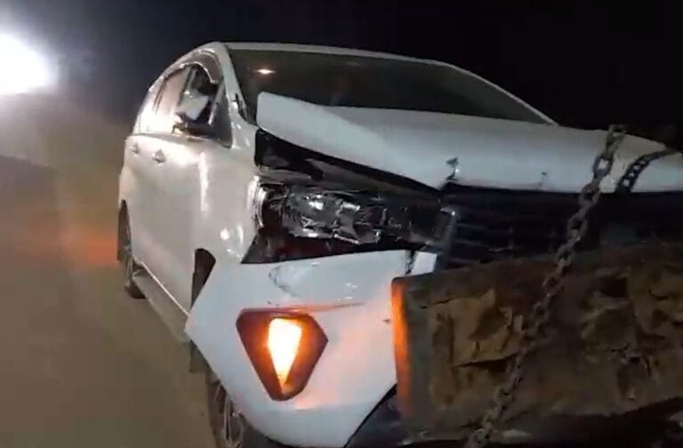 देहरादून में पूर्व सीएम हरीश रावत का कार हादसा