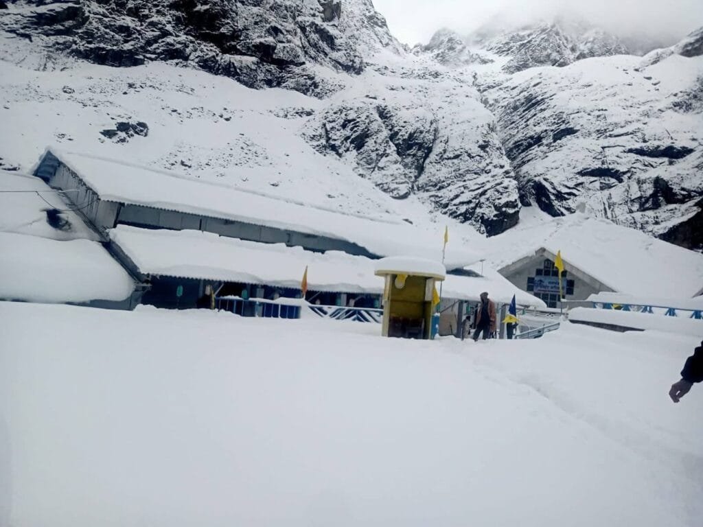 Hemkund Sahib Closing Date