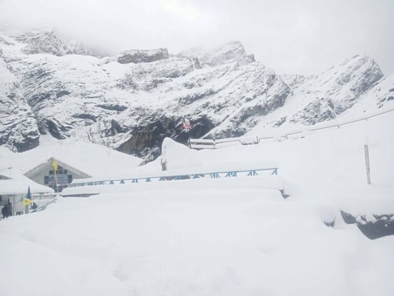 Hemkund Sahib Kapaat Band 2025