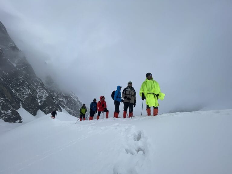 हाई हिमालयी ट्रैकिंग और निर्माण कार्य पर रोक