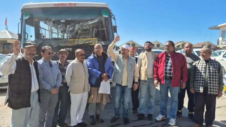 मसूरी: एक महीने बाद शुरू हुई रोडवेज बसें, आंदोलन की चेतावनी के बाद प्रशासन हरकत में
