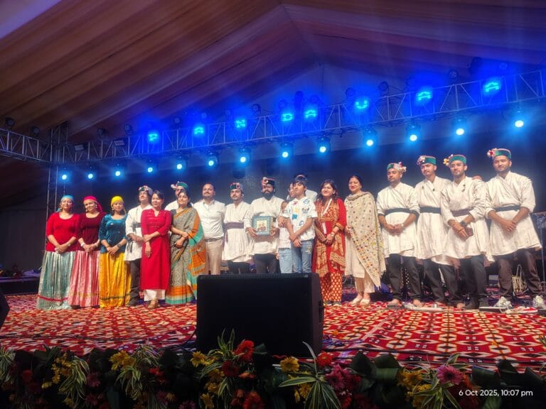 सरस आजीविका मेला 2025 में पांडवाज ग्रुप की धमाकेदार प्रस्तुति, झूम उठा ऋषिकेश 1 Saras Aajeevika Mela 2025