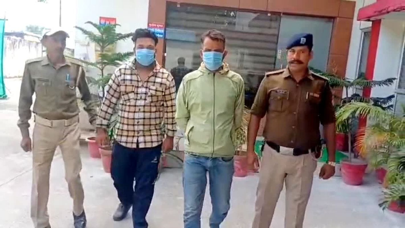 नैनीताल के रामनगर में बवाल, प्रतिबंधित मांस के शक में चालक से मारपीट – दो गिरफ्तार 1 रामनगर में प्रतिबंधित मांस प्रकरण: मारपीट मामले में दो आरोपी गिरफ्तार, माहौल तनावपूर्ण