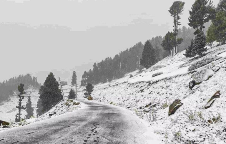 चमोली की नीती घाटी में सीजन की पहली बर्फबारी | First Snowfall in Uttarakhand