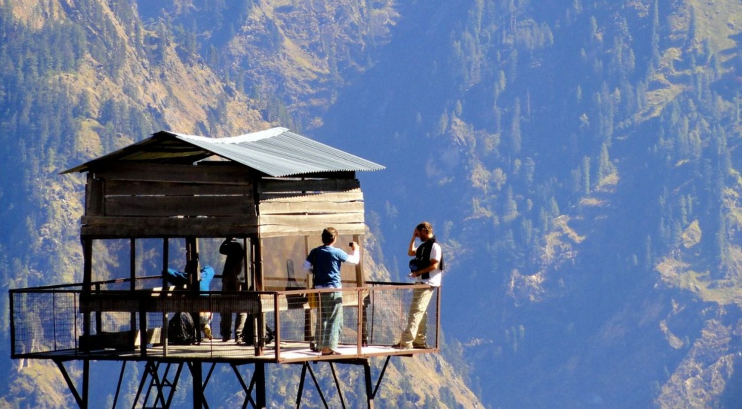 उत्तराखंड में बढ़ते पर्यटक, चारधाम यात्रा और साहसिक पर्यटन का दृश्य