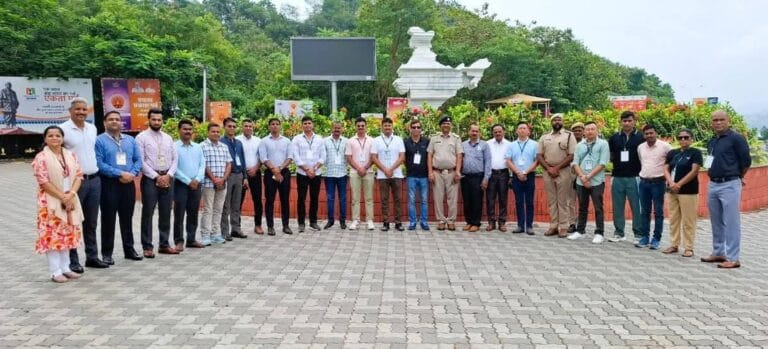 केवड़िया में राष्ट्रीय एकता दिवस परेड में भाग लेती उत्तराखंड पुलिस टीम – डीजी दीपम सेठ के निर्देशन में अध्ययन दौरा