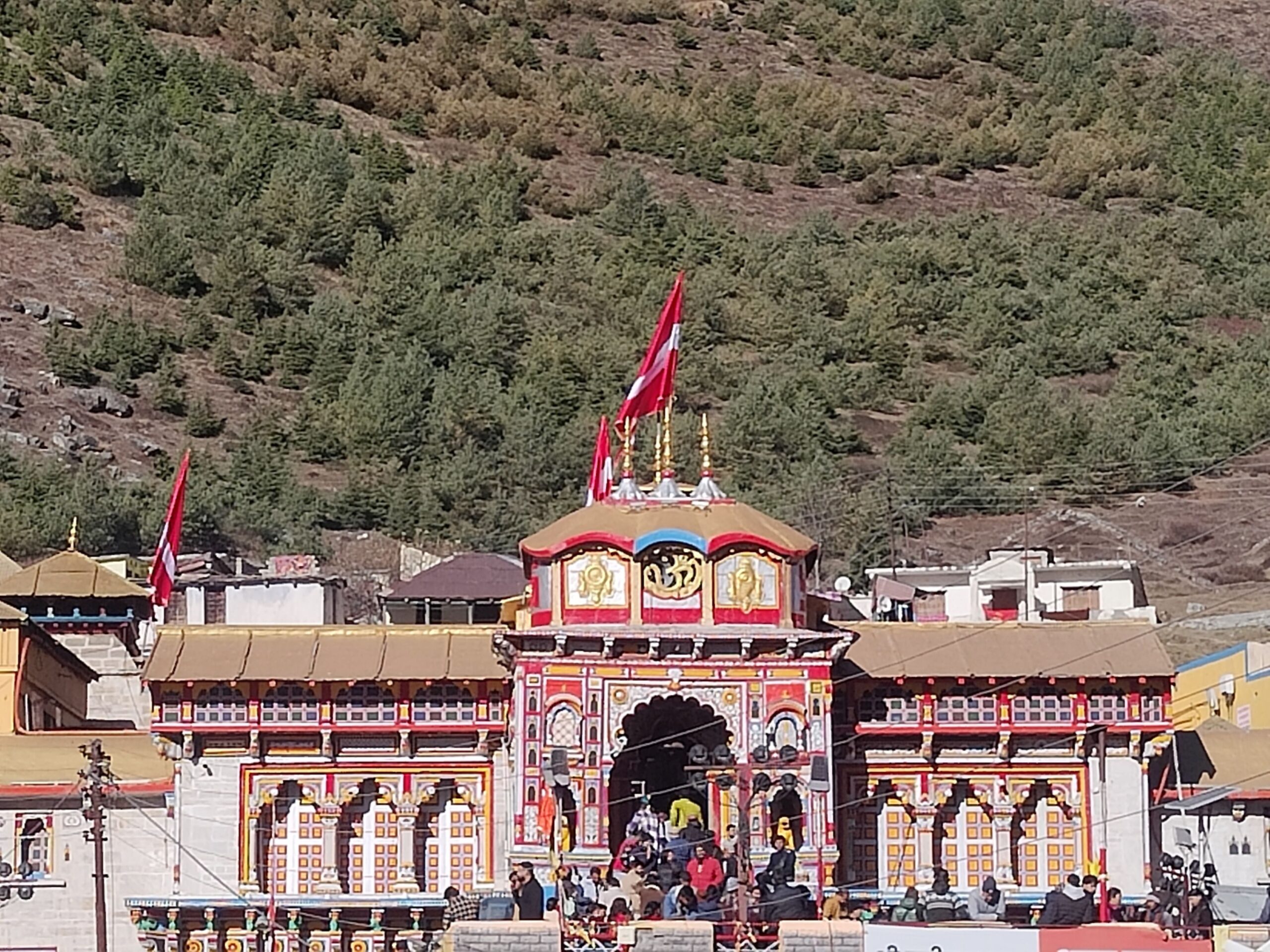 बदरीनाथ मंदिर के कपाट बंद होने की तैयारियां तेज