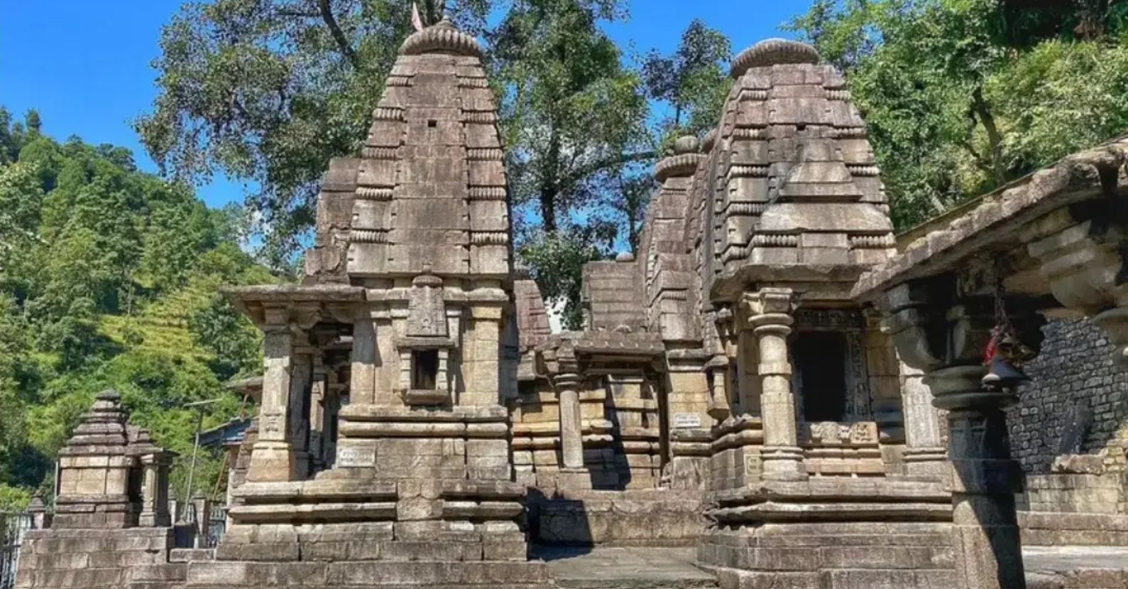 ऋषिकेश का आदि बद्रीनाथ द्वारकाधीश मंदिर: जहां अधूरी बद्रीनाथ यात्रा होती है पूरी