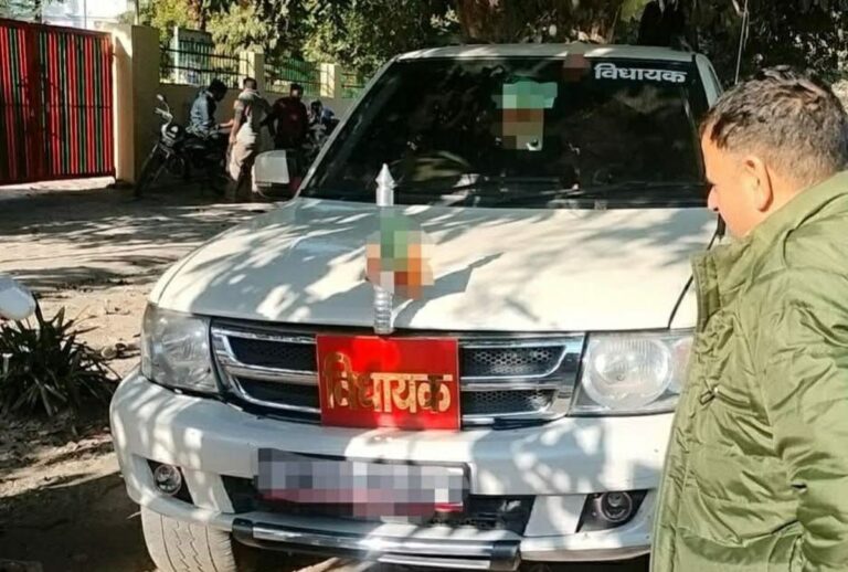 VIP कल्चर का दिखावा देहरादून में पड़ा महंगा, विधायक पुत्र की गाड़ी जब्त 6 देहरादून, विधायक पुत्र, वाहन सीज, अवैध हूटर, काली फिल्म, उत्तराखंड पुलिस