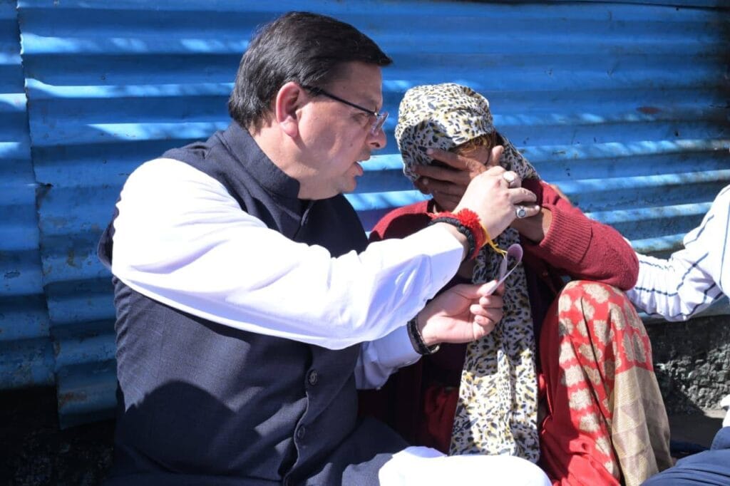 इगास पर्व बना संवेदना का पर्व — सीएम धामी ने रुद्रप्रयाग में आपदा पीड़ितों को दिया हौसला
