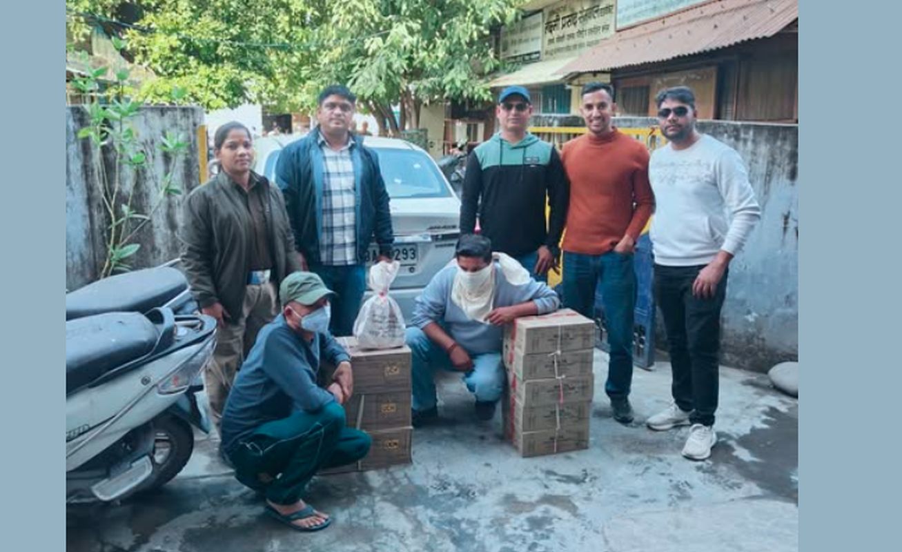 गुमानीवाला में कार से आठ पेटी अवैध शराब बरामद