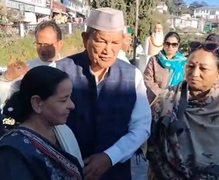 मसूरी: हरीश रावत ने राज्य आंदोलनकारियों को किया सम्मानित, स्थायी राजधानी और पलायन पर जताई चिंता