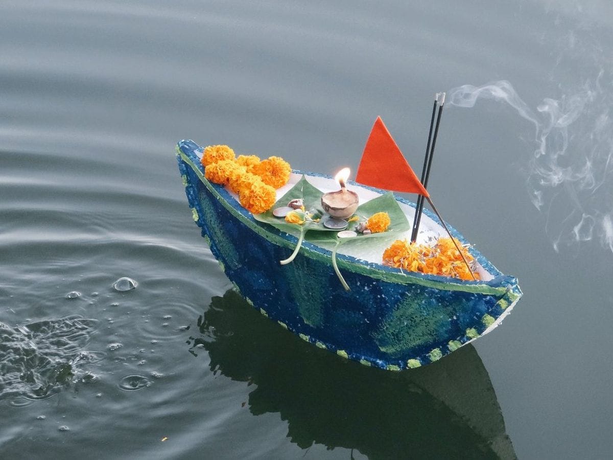 Kartik Purnima 2025 Date & Puja Vidhi: कब है कार्तिक पूर्णिमा, क्या करें, क्या है इसका महत्व 1 कार्तिक पूर्णिमा 2025: त्रिपुरारी पूर्णिमा पर शिव और विष्णु पूजा का शुभ संयोग, जानें महत्व