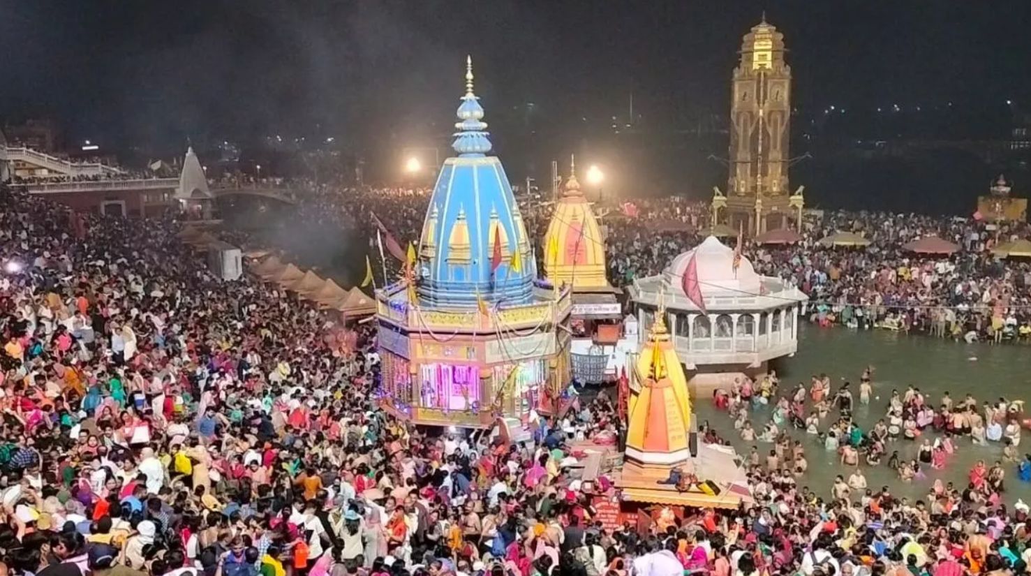 हरिद्वार में कार्तिक पूर्णिमा पर उमड़ा आस्था का सैलाब, 26 लाख श्रद्धालुओं ने लगाई गंगा में डुबकी 1 गंगा में डुबकी और श्रद्धा का सैलाब: हरिद्वार में कार्तिक पूर्णिमा स्नान पर्व संपन्न