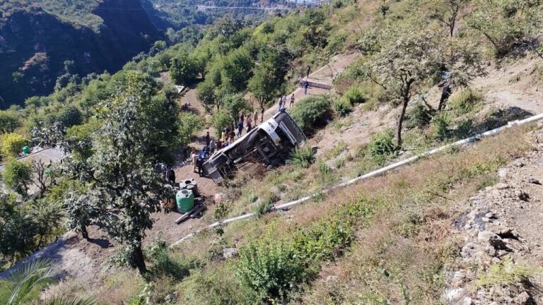 कुंजापुरी दुर्घटना, नरेंद्रनगर हादसा, ऋषिकेश बस एक्सीडेंट, दयानंद आश्रम, टिहरी समाचार