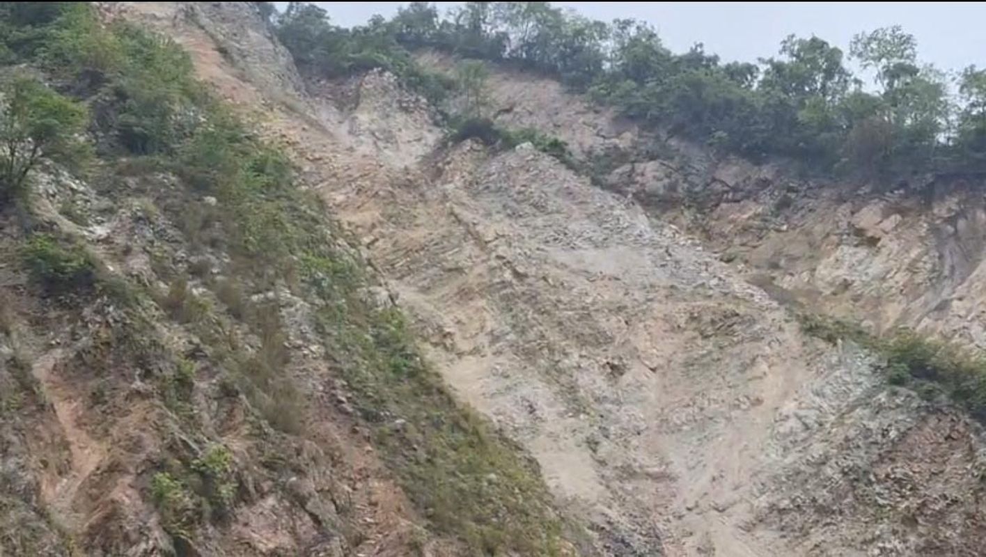 उत्तराखंड में जानलेवा भूस्खलन बढ़े, 1516 मौतों का वैज्ञानिक अध्ययन में खुलासा 1 उत्तराखंड में क्यों बढ़ रहे हैं भूस्खलन? | वैज्ञानिक रिपोर्ट