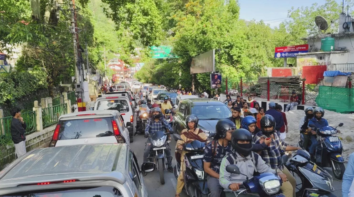 नैनीताल पर्यटन सीजन: पुलिस ने तैयार किया रूट प्लान, स्टिकर सिस्टम लागू