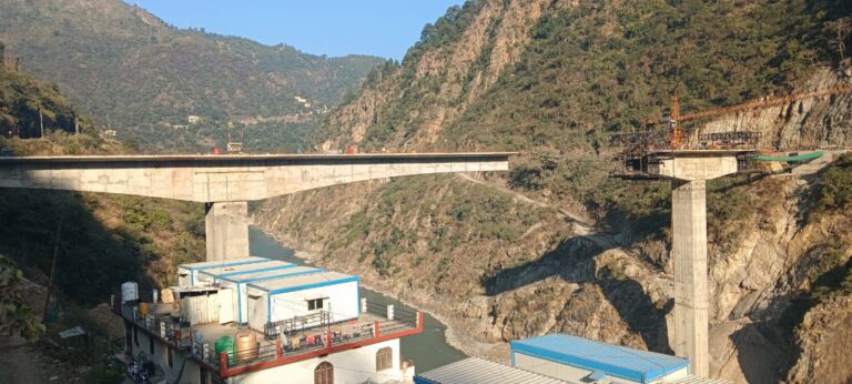 रुद्रप्रयाग में अलकनंदा नदी पर 200 मीटर पुल निर्माण अंतिम चरण में, जल्द मिलेगा जाम से राहत 9 रुद्रप्रयाग पुल, अलकनंदा नदी, चारधाम यात्रा मार्ग, बदरीनाथ हाईवे, केदारनाथ हाईवे, बाईपास अपडेट