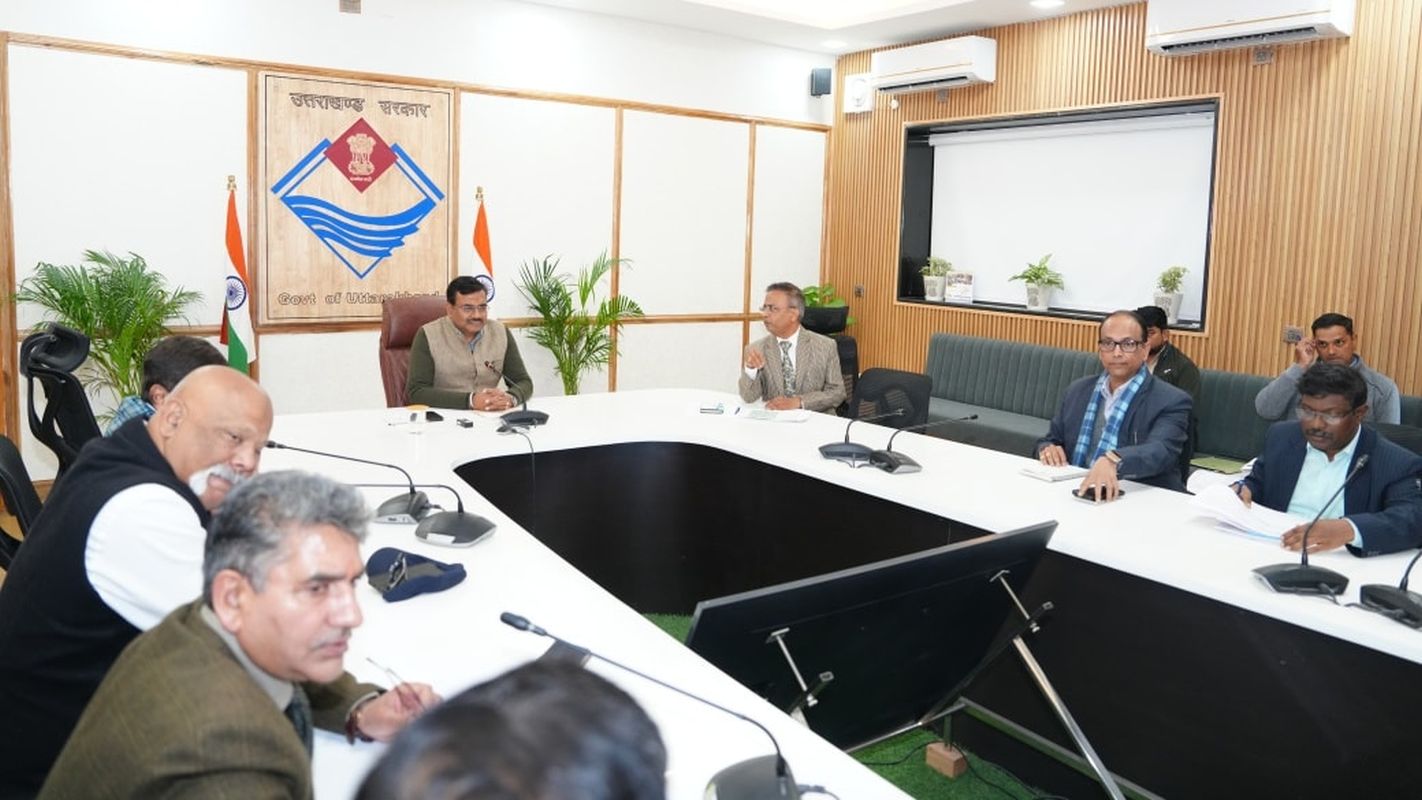 SASCI योजना की समीक्षा बैठक में पुरानी गाड़ियों की स्क्रैपिंग और भूमि सुधार पर जोर 1 मुख्य सचिव बैठक, SASCI योजना, प्रशासनिक सुधार, देहरादून सचिवालय, उत्तराखंड सरकार