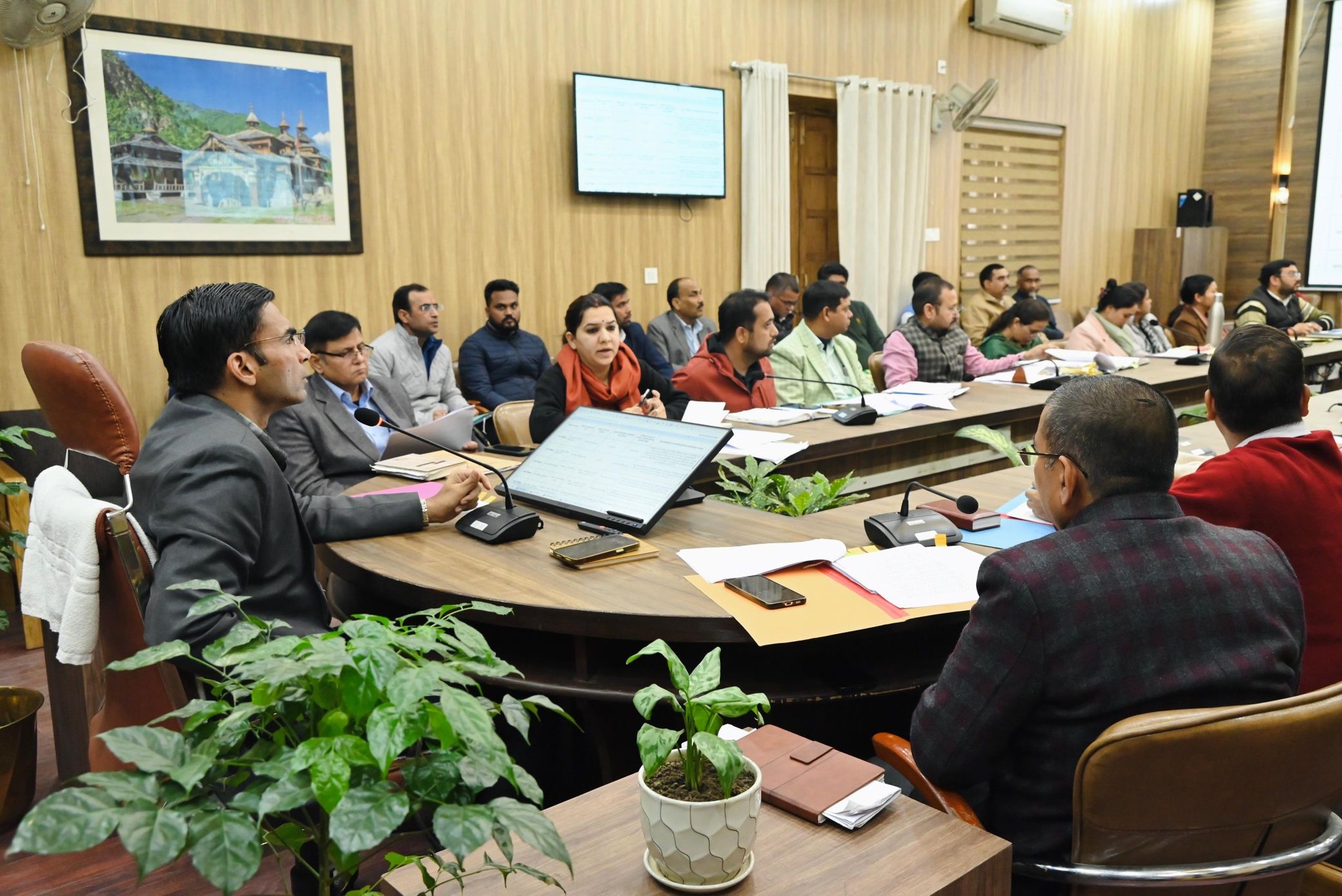 डीएम सविन बंसल का अतिक्रमण पर कड़ा निर्देश, दो दिन में विस्तृत रिपोर्ट तलब 1 देहरादून अतिक्रमण, डीएम सविन बंसल, सरकारी परिसम्पत्ति, अंतरविभागीय बैठक, जिला प्रशासन