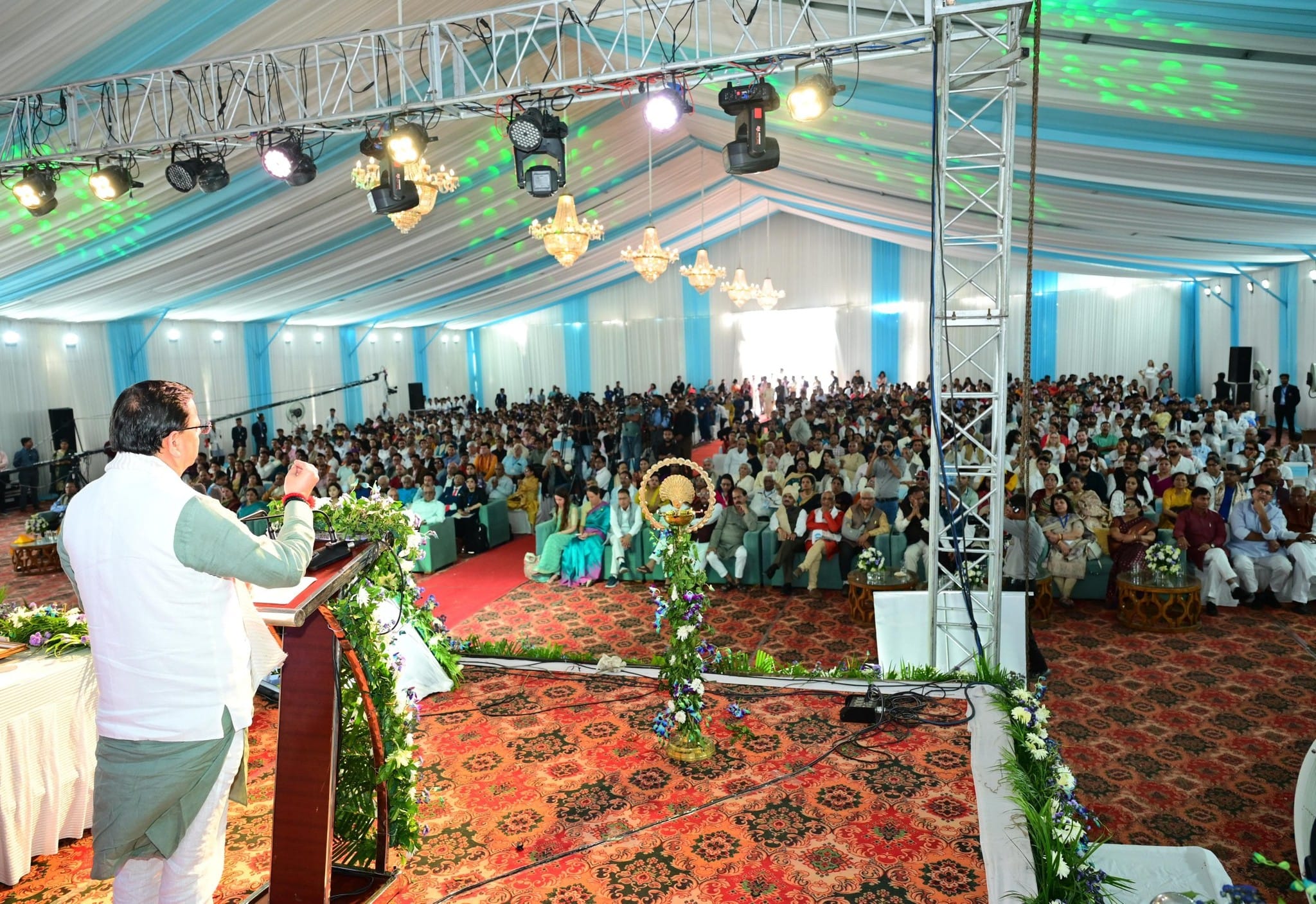 स्पर्श हिमालय महोत्सव: सीएम धामी ने किया समापन, विशेषज्ञों ने साझा किए योग और नाड़ी विज्ञान के सूत्र 1 थानों के लेखक गांव में योग और आध्यात्म का संगम, सीएम धामी रहे मुख्य अतिथि