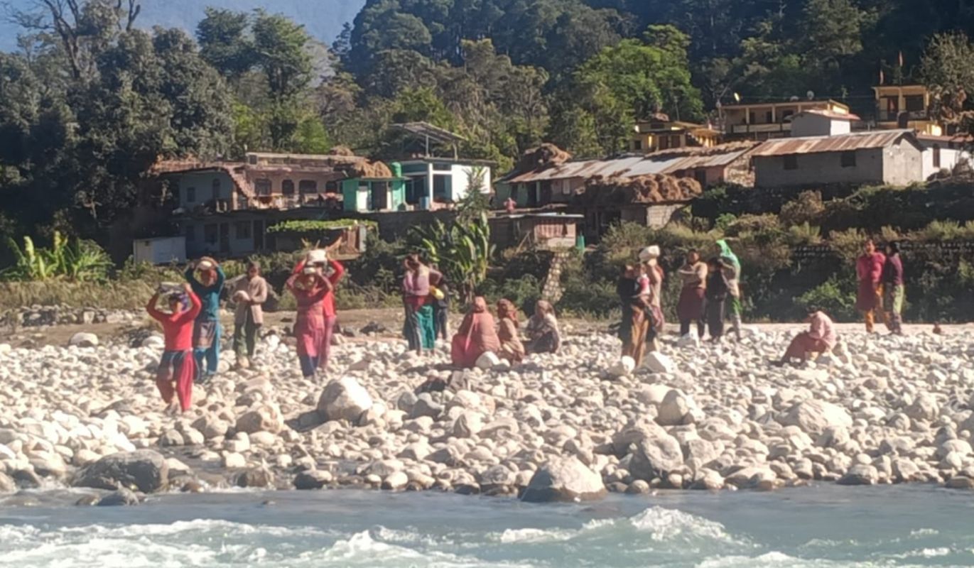 स्यूणा गांव अब भी पुल से वंचित