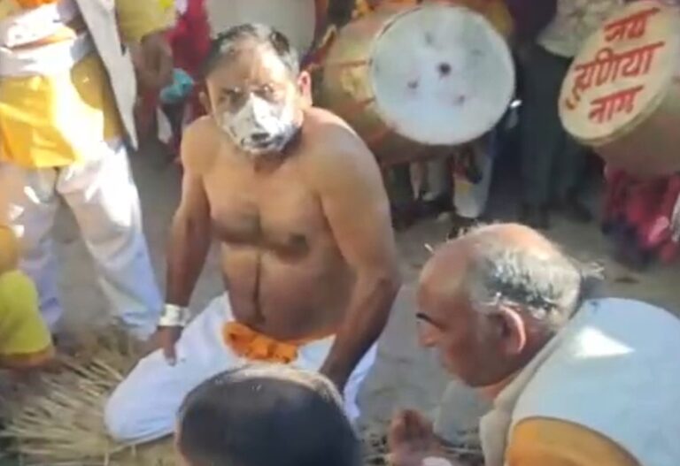 अलौकिक आस्था का अनूठा नजारा: हलवा देवता के पश्वा ने मंडुए का 7 किलो बाड़ी ग्रहण किया 6 हलवा देवता