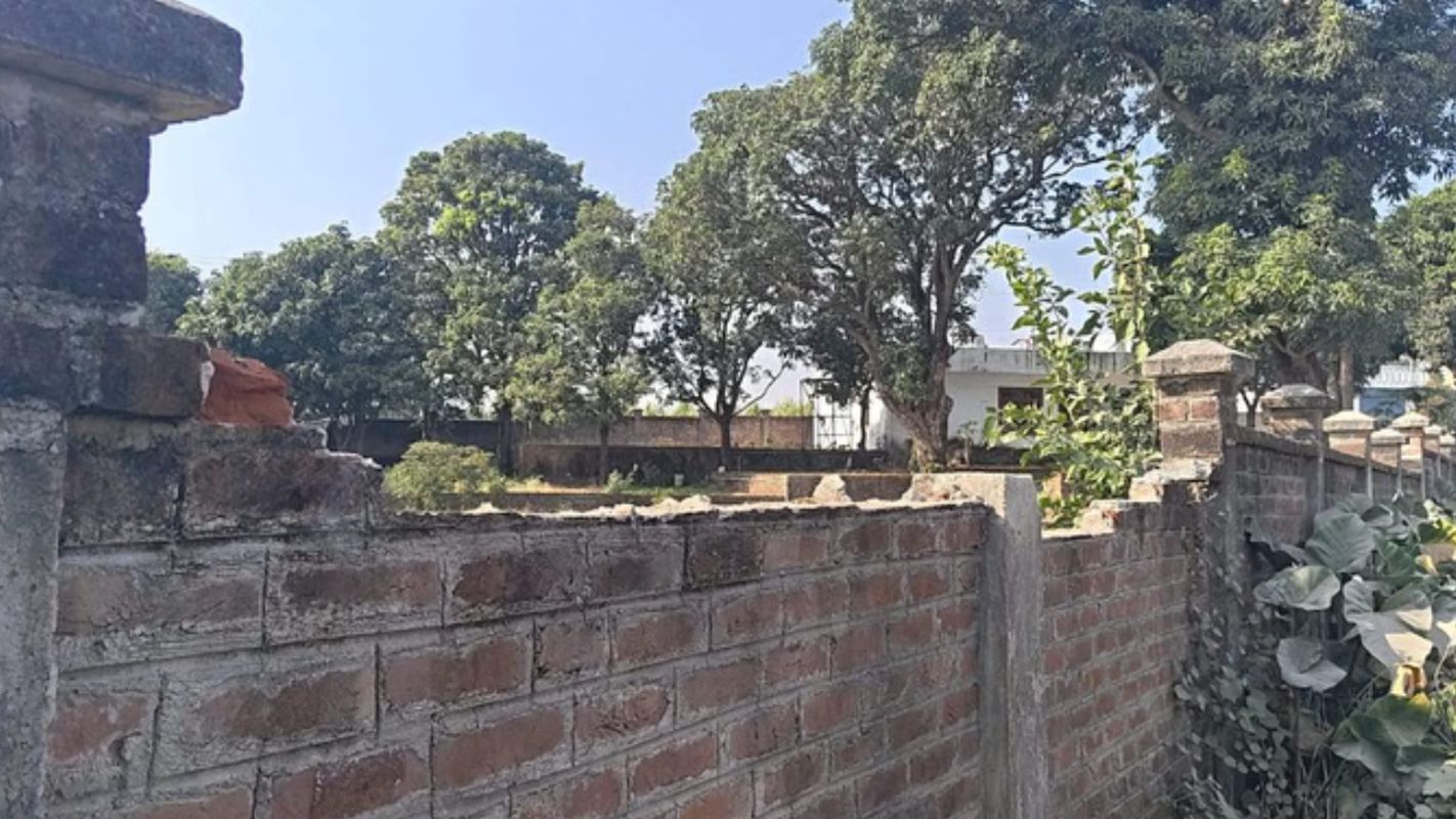 पशुलोक हीफर रियरिंग फार्म में हाथी का आतंक