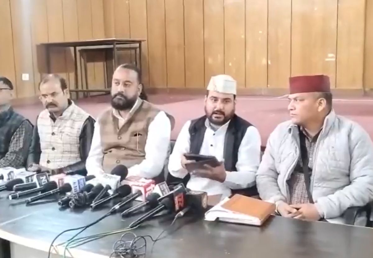 बॉबी पंवार का आरोप—फर्जी तरीके से बाहरी लोग खरीद रहे हैं उत्तराखंड में जमीन 1 उत्तराखंड स्वाभिमान मोर्चा, भूमि विवाद, कालसी हरिपुर, राज्य सुरक्षा मुद्दा, बॉबी पंवार, उत्तराखंड समाचार