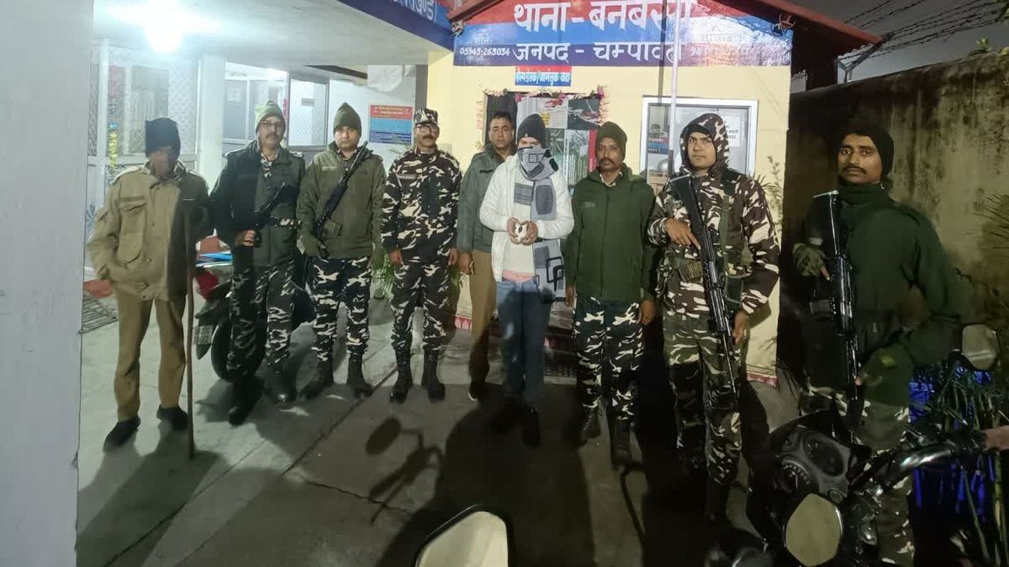 भारत–नेपाल सीमा पर स्मैक तस्करी नाकाम, बनबसा में नेपाली युवक गिरफ्तार 1 भारत से नेपाल ले जाई जा रही स्मैक पकड़ी गई, सशस्त्र सीमा बल की बड़ी कार्रवाई