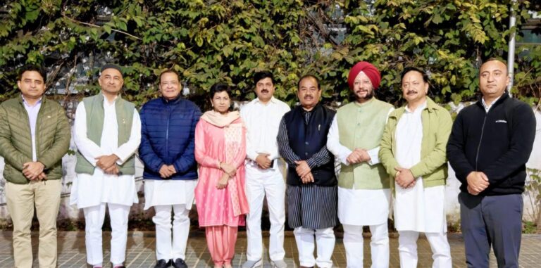 दिल्ली में कुमारी शैलजा की अध्यक्षता में उत्तराखंड कांग्रेस की अहम बैठक, रैली और संगठन पर रणनीति तय 2 उत्तराखंड कांग्रेस, कुमारी शैलजा