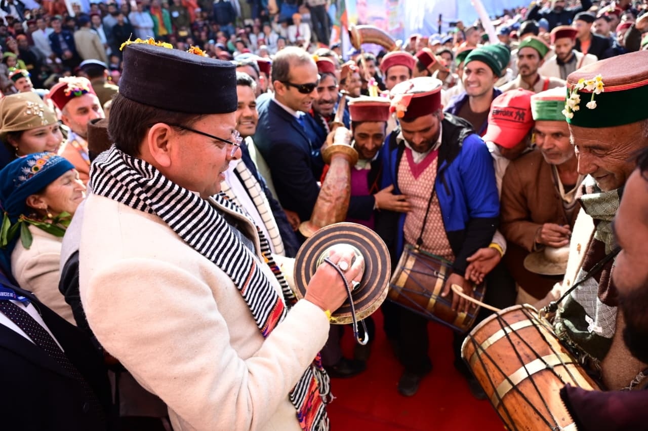 सांकरी विंटर फेस्टिवल 2025 का शुभारंभ, सीएम धामी ने शीतकालीन पर्यटन को बताया रोजगार का आधार 1 केदारकांठा–हरकीदून से बढ़ेगा सालभर का पर्यटन, सांकरी महोत्सव में बोले सीएम धामी