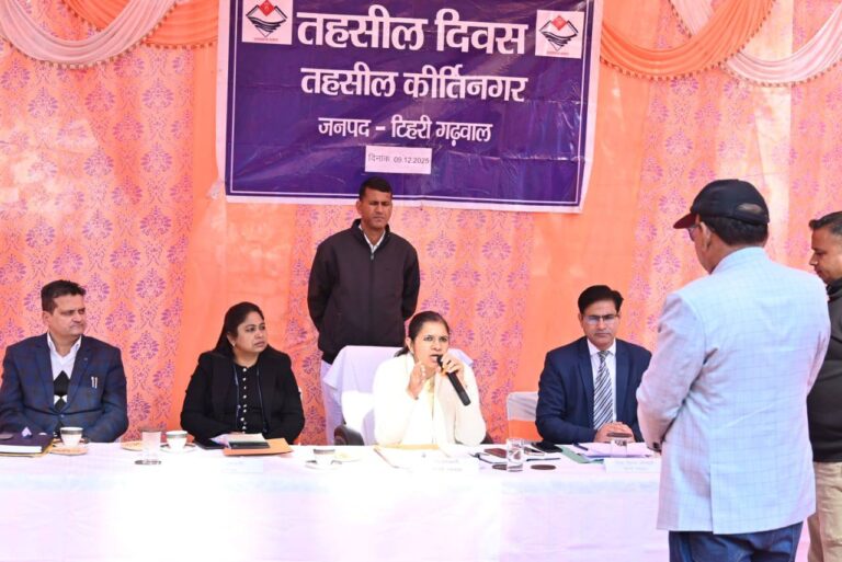 पौड़ी: छात्र संख्या में गिरावट के बीच DM का निर्देश—शिक्षक स्कूल के निकट रहेंगे