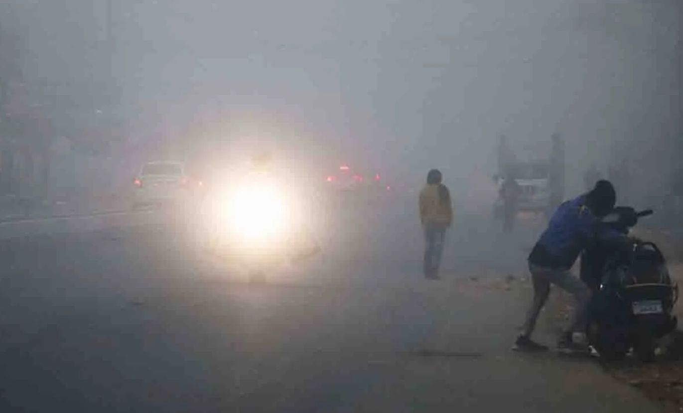 उत्तराखंड में सर्दी का कहर, पहाड़ों में माइनस तापमान; मैदानी इलाकों में घना कोहरा 1 उत्तराखंड मौसम