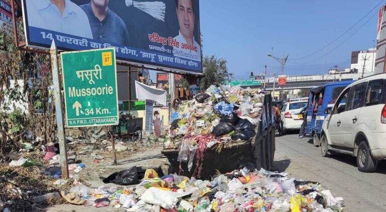 सड़कों पर कूड़ा फेंकने वालों पर सख्ती, नगर पालिका ने शुरू की कानूनी कार्रवाई 4 देहरादून, नगर पालिका, स्वच्छता अभियान, कूड़ा प्रबंधन, यूजर चार्ज