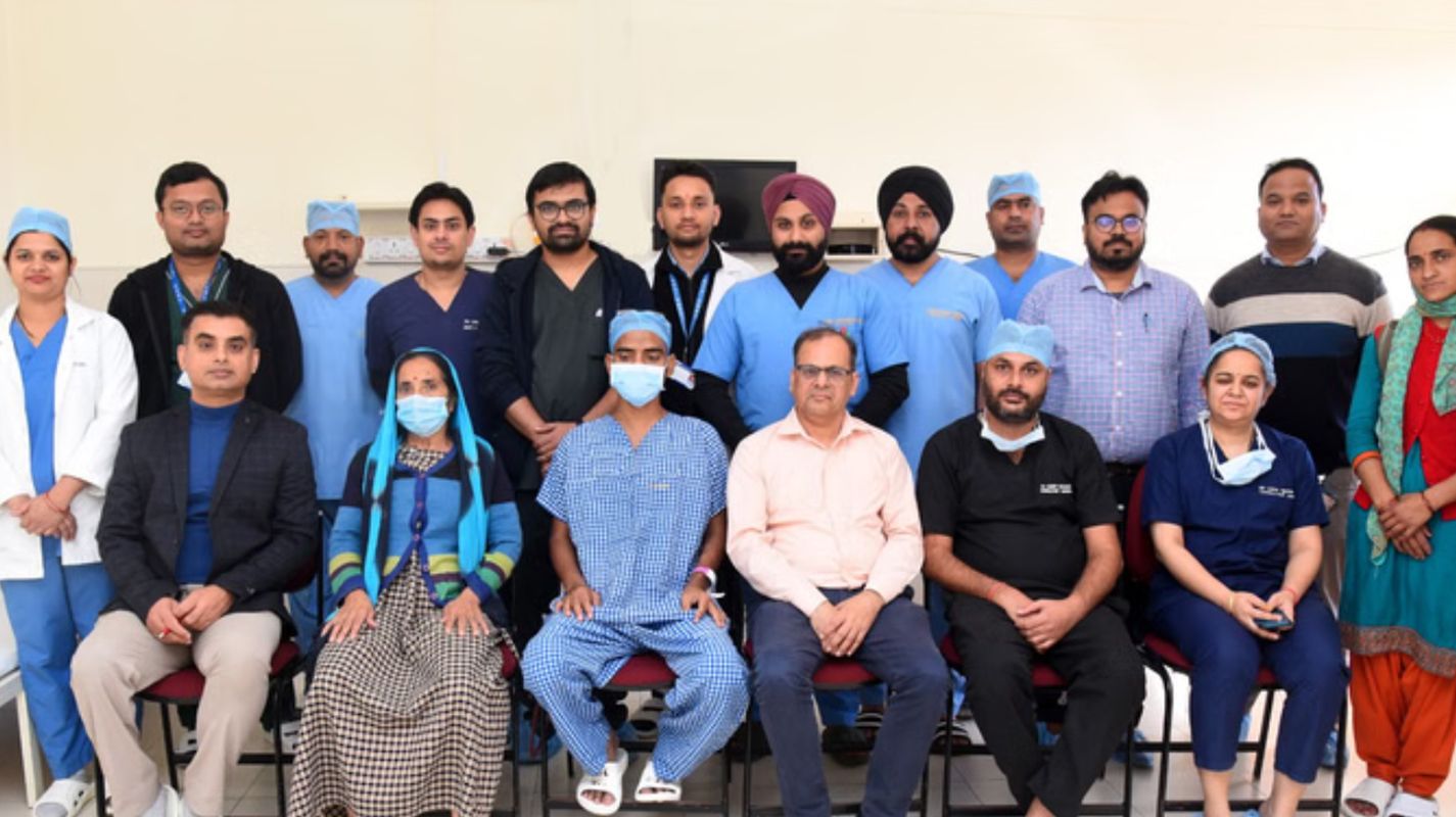 जौलीग्रांट में मां ने दी किडनी