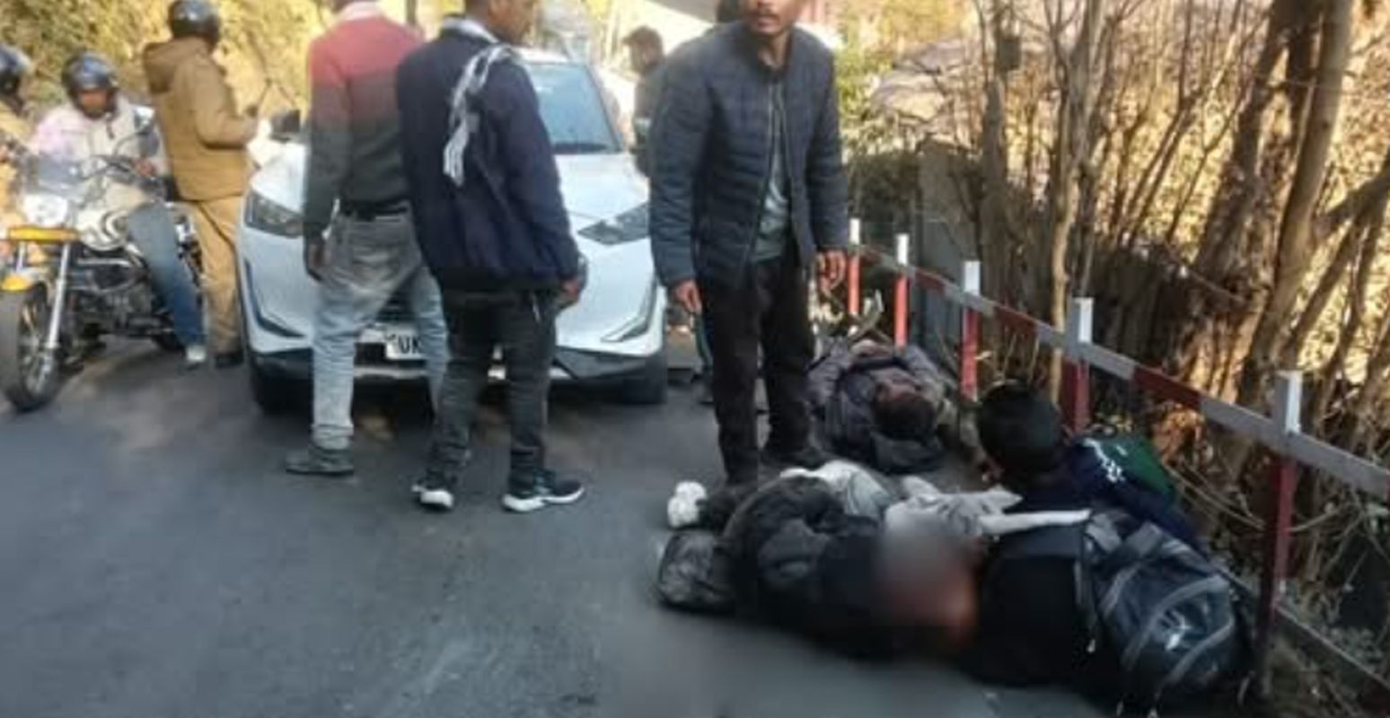 नैनीताल में तेज रफ्तार कार का कहर, तीन मजदूर घायल; एक की हालत गंभीर 1 नैनीताल में तेज रफ्तार कार का कहर
