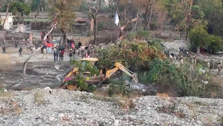 रामनगर में अवैध कॉलोनी पर बड़ी कार्रवाई