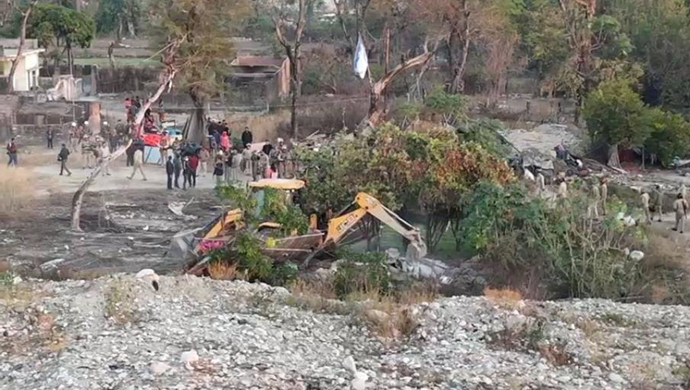 रामनगर में अवैध कॉलोनी पर बड़ी कार्रवाई