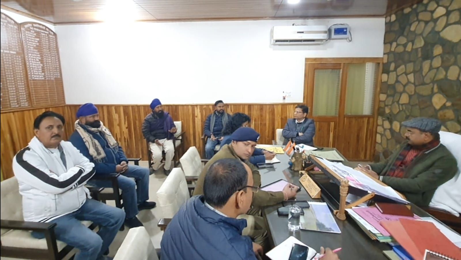 रामनगर में कोसी नदी खनन पर बवाल | ट्रांसपोर्टरों का बड़ा विरोध